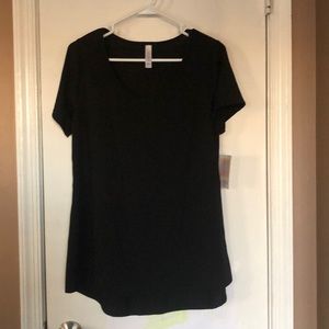 NWT Noir Collection LuLaRoe Classic T